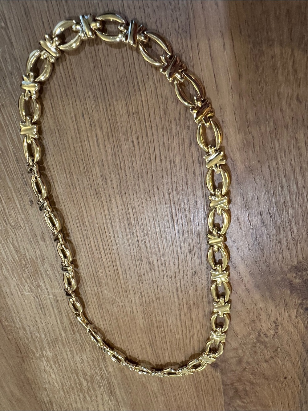 Avon Gold-Tone Linked Oval Necklace